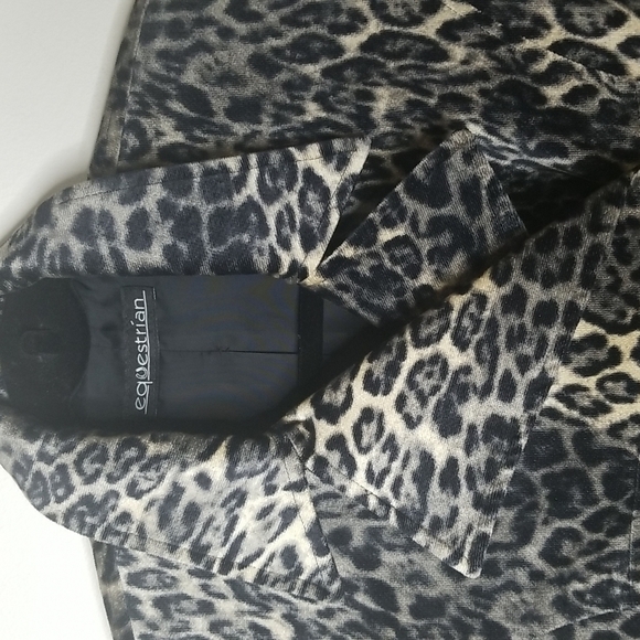 Equestrian Designs womens leopard print double breasted short blazer - Picture 3 of 9